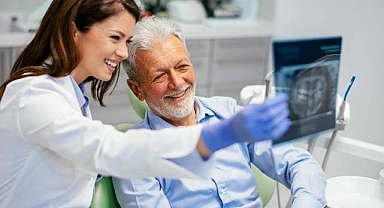 Yaşlanmayla birlikte ağız ve diş problemleri de artıyor