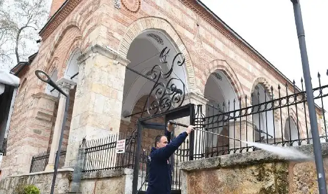 Bursa Osmangazi’de camiler bayrama hazır