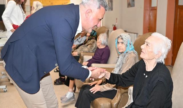 Manisa Büyükşehir'den huzurevi sakinlerine bayram ziyareti