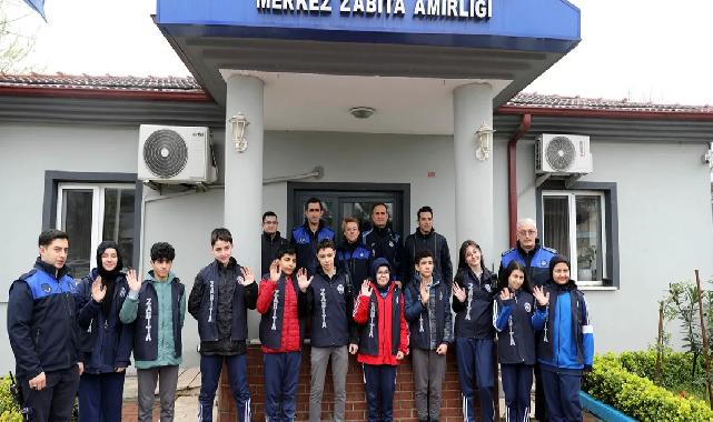 Sakarya’da çocuk zabıtalar sahaya indi!