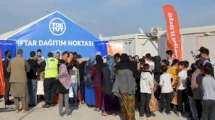 Antakya'da 5 bin kişiye sıcak yemek dayanışması