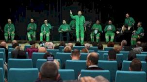 Bursa Osmangazi'de temizlik işçileri bu kez kulakların pasını temizledi