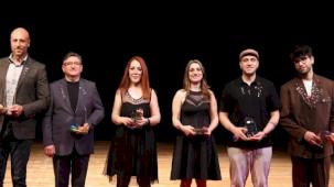 DEÜ'de tiyatro coşkusu: Muhsin Ertuğrul ve Suat Taşer ödülleri sahiplerini buldu 