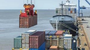 Dış ticaret açığı Şubat'ta yüzde 14,8 arttı