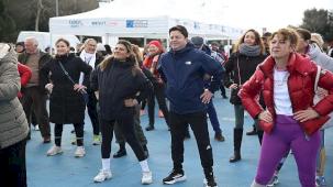 Kadıköy Belediyesi'nden Dünya Obezite Günü'nde Farkındalık Yürüyüşü