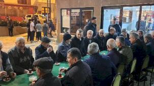 Kocaeli Gölcük'te Başkan Sezer vatandaşlarla bir arada