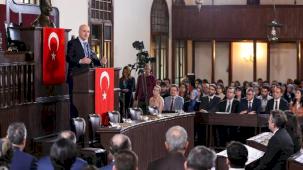 TBMM Başkanı Kurtulmuş, Gazi mekanda gençlerle buluştu