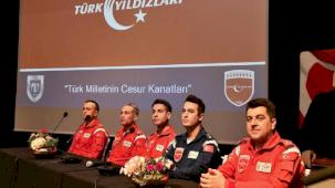 Türk Yıldızları pilotları Bursa Mustafakemalpaşa'da