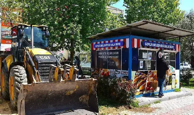 Bursa Gemlik meydanda yaya kaldırımı genişliyor