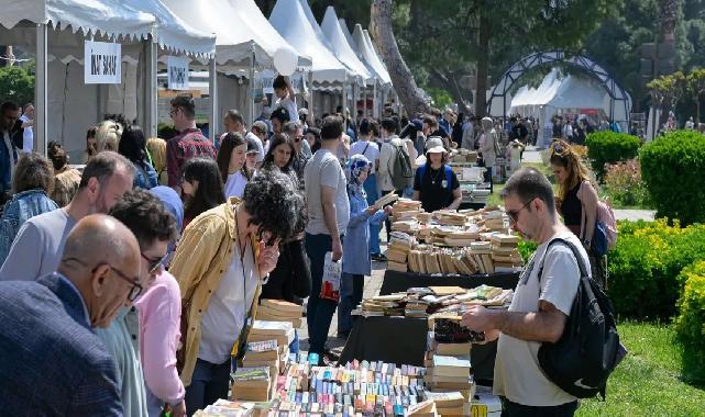 İZKİTAP hafta sonunda binlerce kitapseveri ağırladı