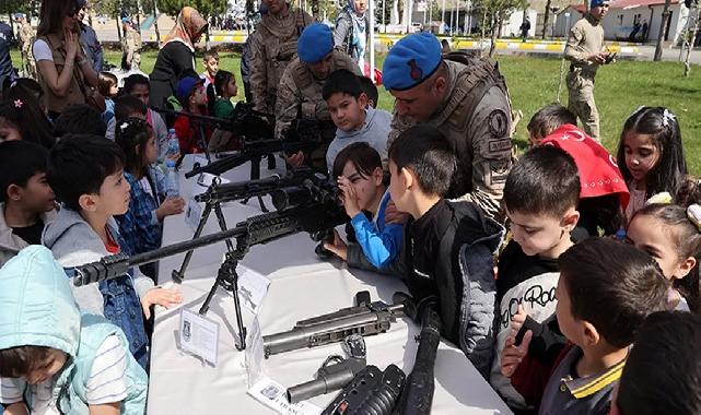 Sivas Jandarma Komutanlığı kapılarını çocuklar için açtı