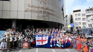 Ahmet Akın, dünya çocuklarını ağırladı