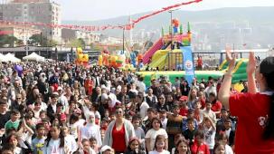 Bursa Gemlik'te çocuklar 23 Nisan'ı neşeyle kutladı