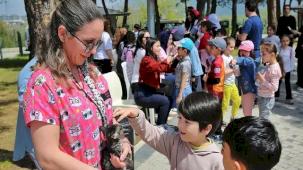 Bursa'da çocuklara hayvan sevgisi aşılandı