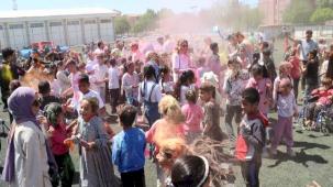 Çocukların festivalinde renkli görüntüler