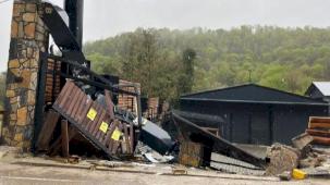İstanbul Büyükşehir Şile'deki kaçak yapıları yıktı