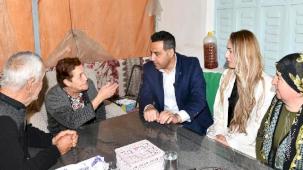 İzmir Çiğli'de Leyla Teyze'ye bayram sürprizi