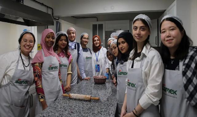 Uluslararası öğrenciler Türk mutfağını SAMEK'te öğrendiler