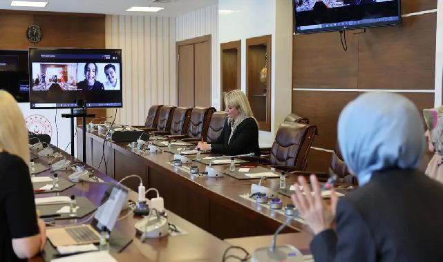 Bakan Göktaş'tan 'koruyucu aile' konulu bitirme projesine destek