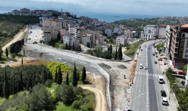 Kocaeli Büyükşehir Gebze'de trafiği rahatlatıyor