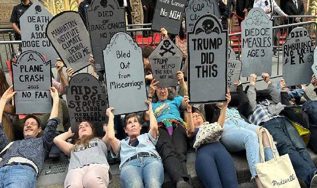 Manhattan’da 'Milyarder Galasına' protesto şoku!