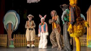 Alkışlar Karabağlar Kent Tiyatrosu’na