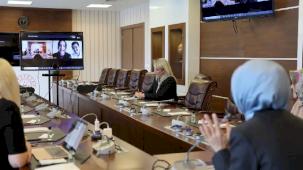 Bakan Göktaş'tan 'koruyucu aile' konulu bitirme projesine destek