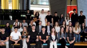 Başkan Aydın Robotik Eğitime destek veren gençlerle buluştu