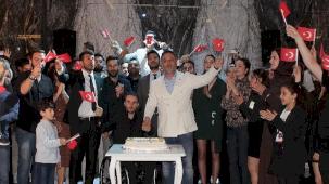 Bursa’da genç inşaat mühendislerinden 19 Mayıs coşkusu