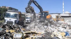 İzmir Buca'da temizlik operasyonu