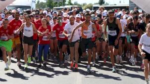 İzmir'de Cumhuriyet ve Bağımsızlık adına koştular
