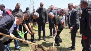 İzmit'te Prof. Dr. Ümit Özdağ Hatıra Ormanı