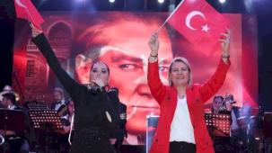 Kapanca Sokak’ta 19 Mayıs coşkusu Reyhan Karaca konseriyle taçlandı