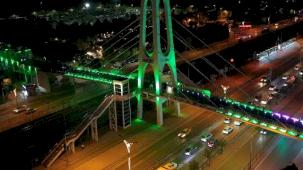 Kocaeli'nde üst geçitler yeşile büründü