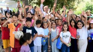 Rengarenk uçurtmalar Beydağı’nda gökyüzüyle buluştu