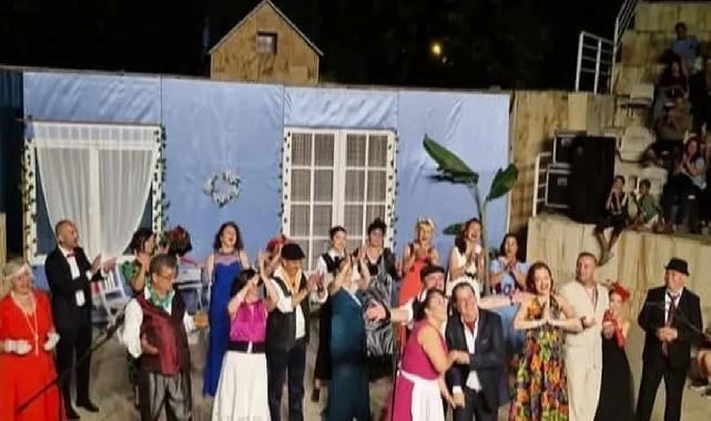 Efes Selçuk'ta sanat ve dayanışma amfi tiyatro sahnesinde buluştu