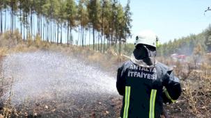Antalya İtfaiyesi’nden orman yangınlarına müdahale