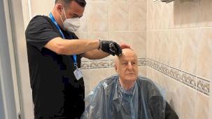 İstanbul Bakırköy'de bayramlık tıraş etti