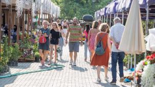 İzmir'de Kültürpark çiçek açtı