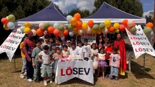 LÖSEV’in kahraman çocukları karne sevinci yaşadı