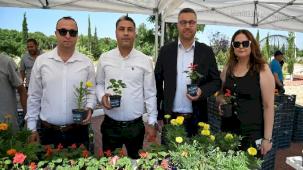 Manisa'da bayramlık çiçekler Büyükşehir'den