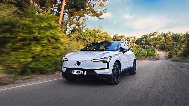 Volvo'nun En Kompakt ve Tamamen Elektrikli SUV'u EX30 Türkiye Yollarında