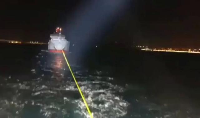 Çanakkale Boğazı'nda arızalanan gemi kurtarıldı