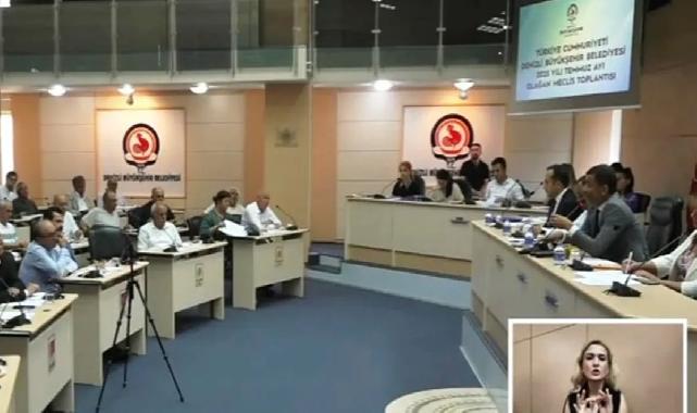Denizli'de meclis yayınlarında işaret dili desteği