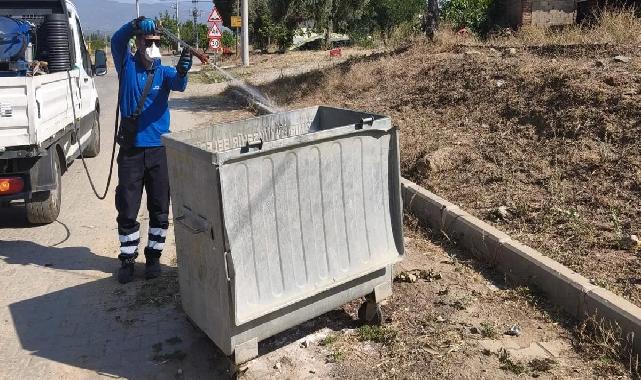 İzmir Büyükşehir'in ilaçlama ekibi 30 ilçede iş başında