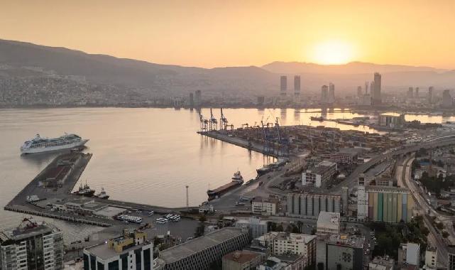 İzmir Büyükşehir'in ulusal kredi notunda tarihi artış