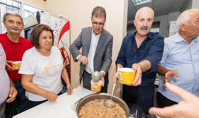İzmir'de Başkan Tugay bereketi paylaştı