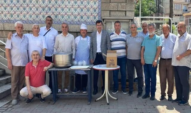 Kütahya Belediyesi'nden halka aşure dağıtımı