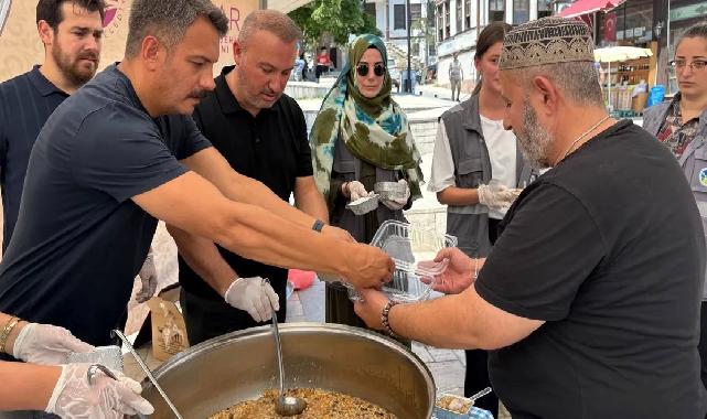 Sakarya'da binlerce kişi aşureyi tattı
