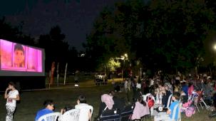 Bursa Osmangazi’de açık hava sinema keyfi devam ediyor